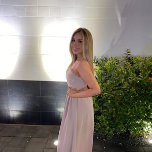 Meet your Posher, Thalia